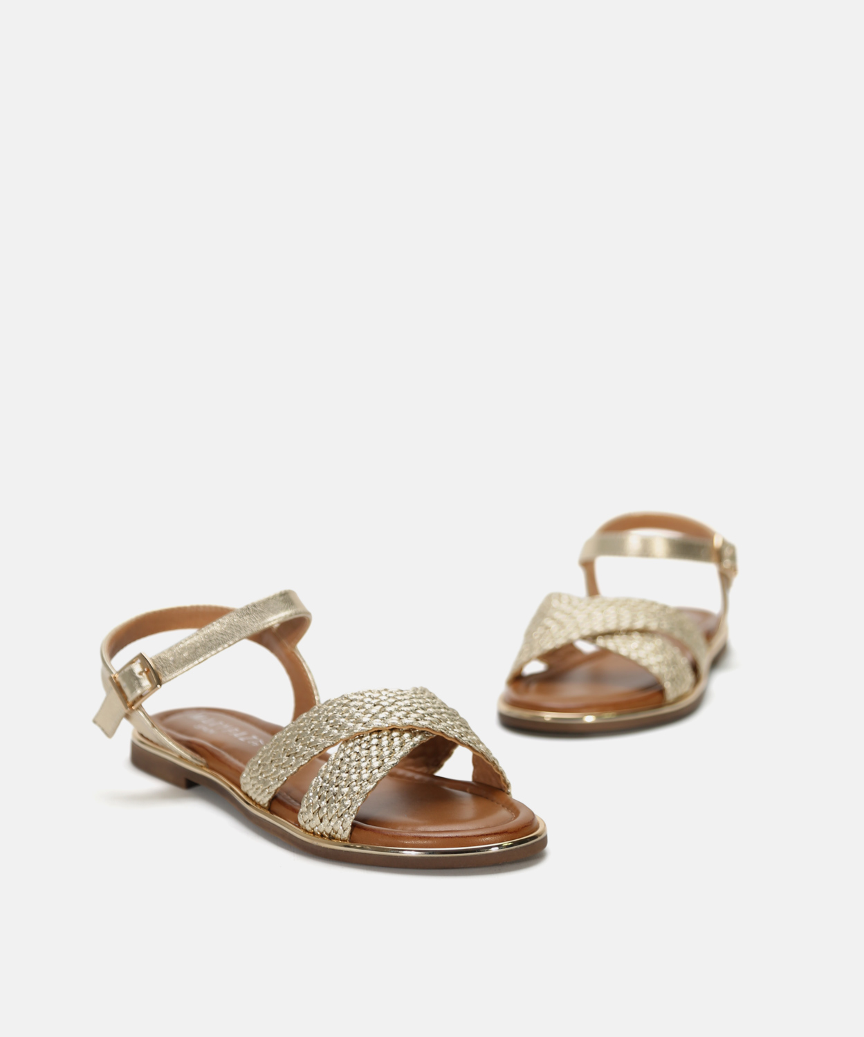 Sand&aacute;lia rasa entran&ccedil;ada image number null